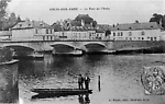 Le Pont sur l'Aube, vue prise en direction de la Route de Châlons. Au fond, la maison de Danton
