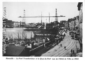 Le Quai du port et le pont transbordeur vue de l'hotel de ville