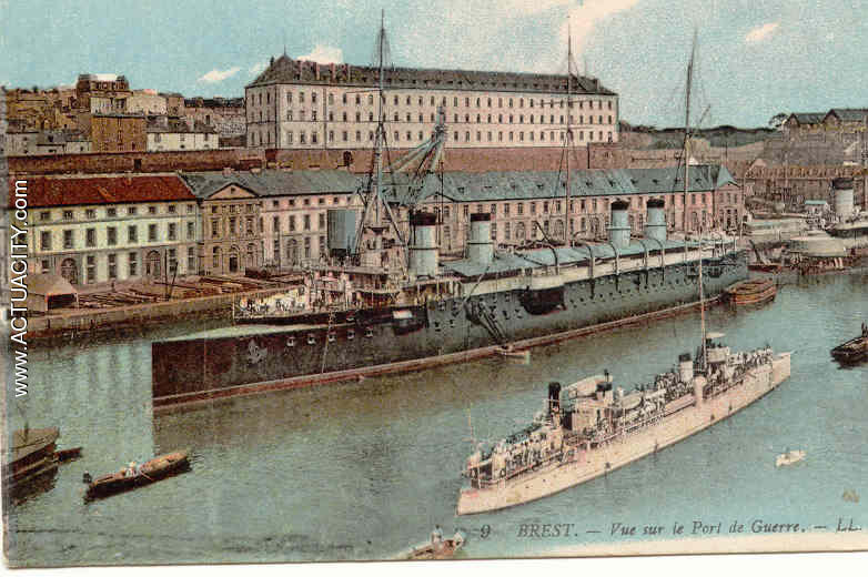 Brest : vue sur le port de guerre