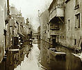 Photographie 1910. Une rue sur l'eau de Montargis.
