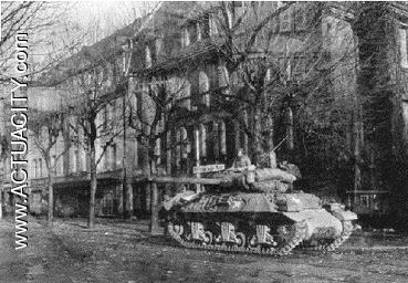Un char dans Metz (Libération)