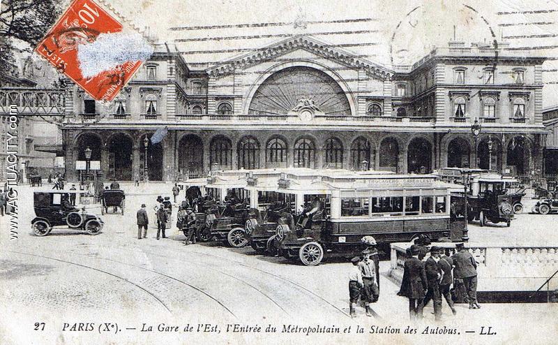 PARIS. La Gare de l'Est, l'entrée du Métropolitain et la station des autobus