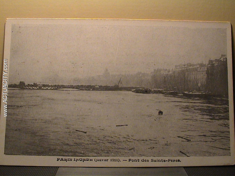 Crue de janvier 1910 : Le pont des Saints Pères
