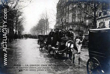 La Crue de la Seine Le Boulevard de Diderot complétement inondé