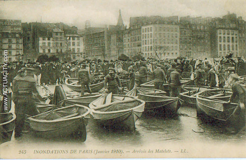 Inondations de Paris Janvier 1910 l'arrivée des matelots