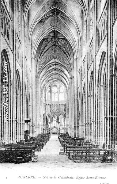 Cathédrale Saint-Étienne — la nef