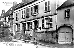 La maison de Colette, vers 1930, après la pose de la plaque "Ici Colette est née"